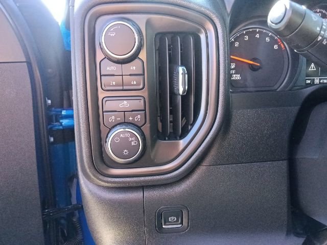 Used 2023 Chevrolet Silverado 1500 Custom Trail Boss w/ LPO, Dark Essentials Package AWD/4WD image 17