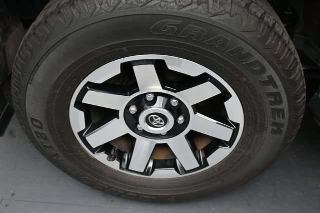 Used 2024 Toyota 4Runner TRD Off-Road Premium AWD/4WD image 15