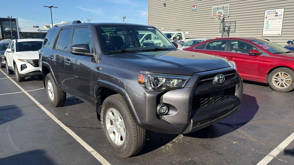 Used 2023 Toyota 4Runner SR5 AWD/4WD image 4