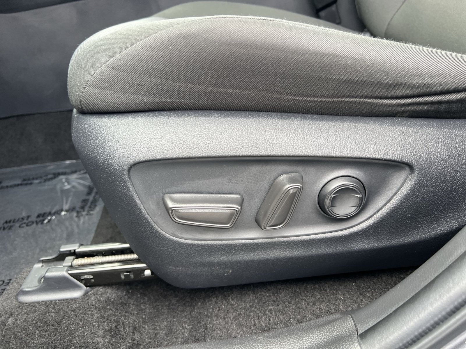 Used 2025 Toyota RAV4 XLE FWD image 14