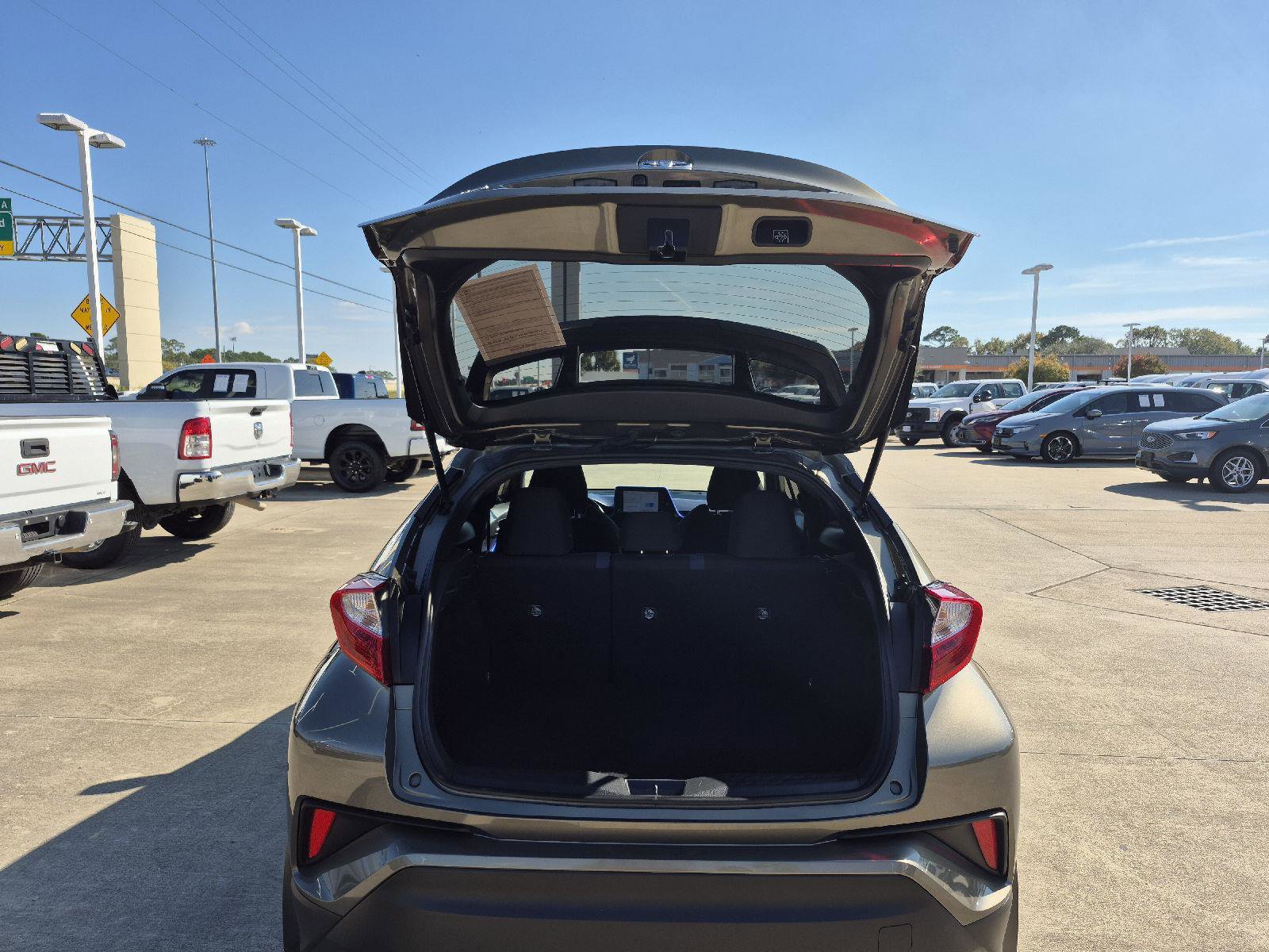 Used 2021 Toyota C-HR XLE image 11