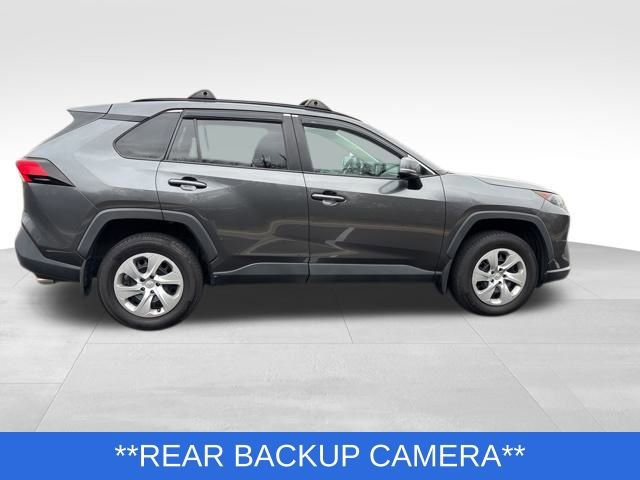 Used 2021 Toyota RAV4 LE image 5