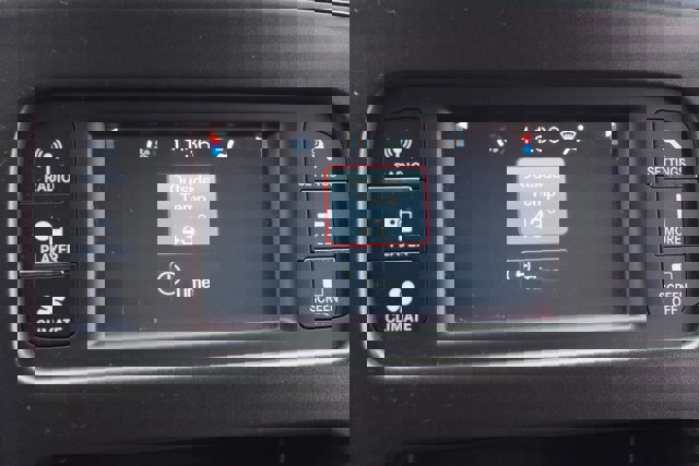 Used 2019 Dodge Journey SE image 29