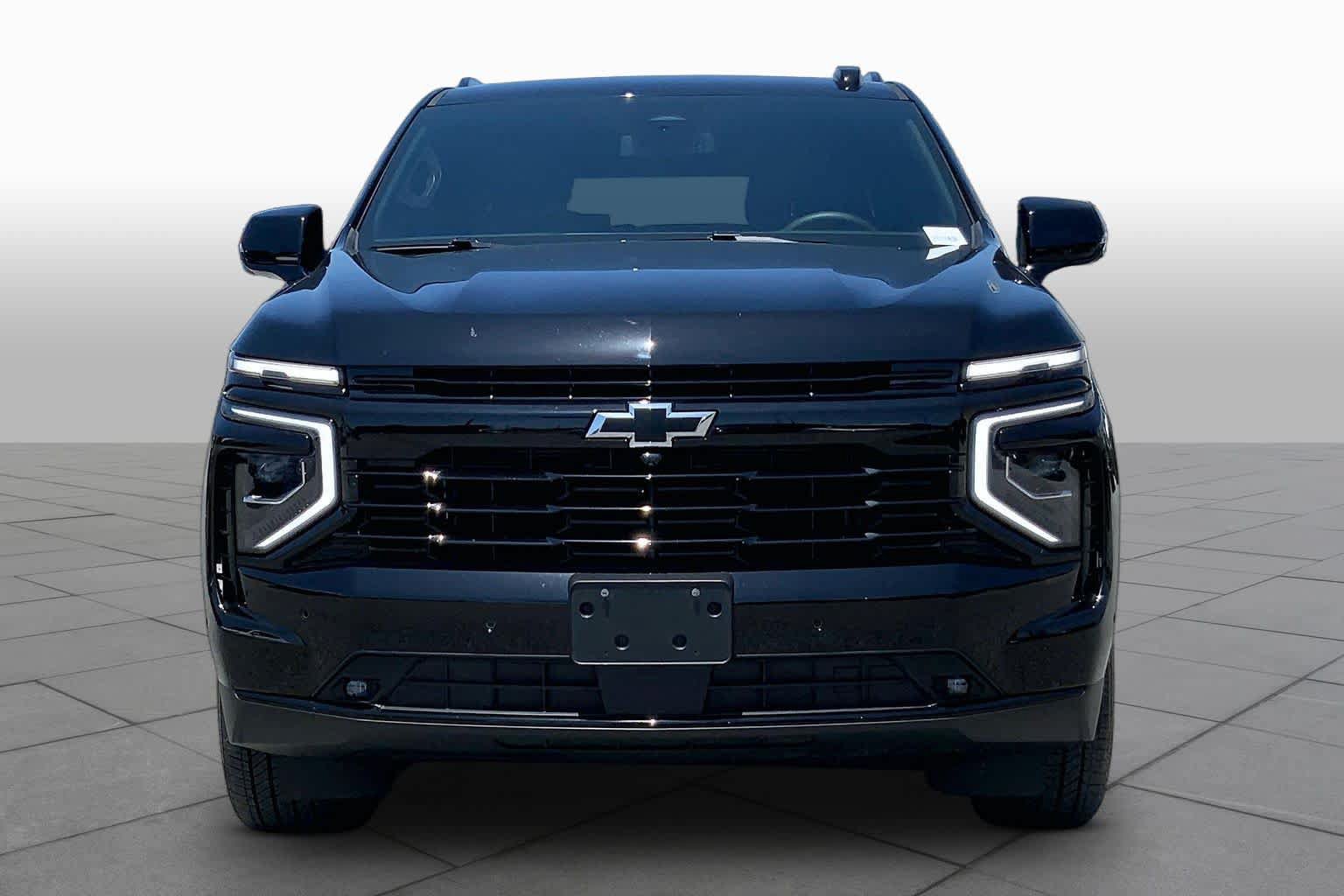 Used 2025 Chevrolet Suburban RST w/ Comfort Package AWD/4WD image 4