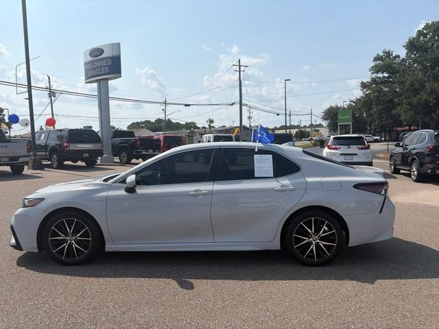Used 2022 Toyota Camry SE FWD image 5