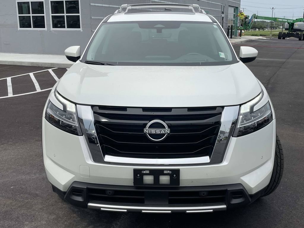 Used 2023 Nissan Pathfinder Platinum w/ Cargo Package FWD image 8