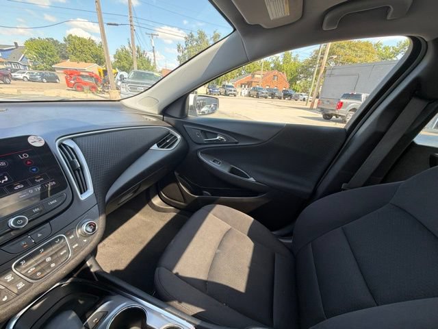 Used 2024 Chevrolet Malibu LT FWD image 25