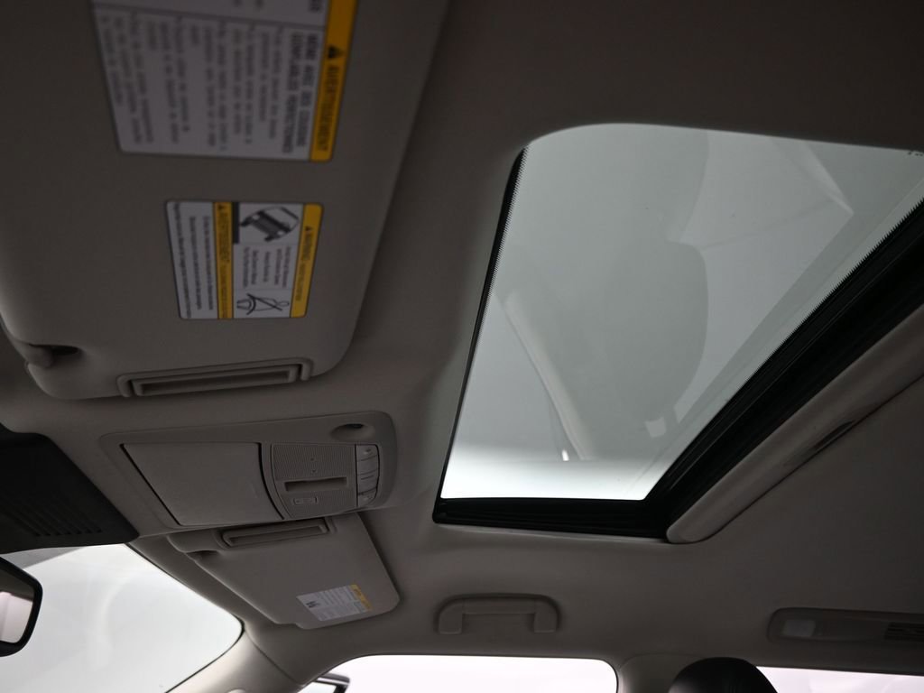 Used 2024 Nissan Armada SL image 47