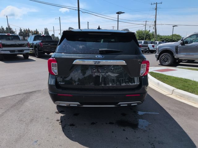 Certified 2024 Ford Explorer XLT w/ Equipment Group 202A AWD/4WD image 4