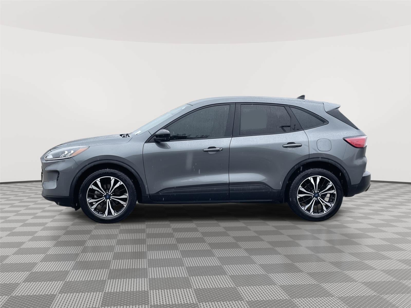 Certified 2022 Ford Escape SE w/ SE Sport Appearance Package AWD/4WD image 2