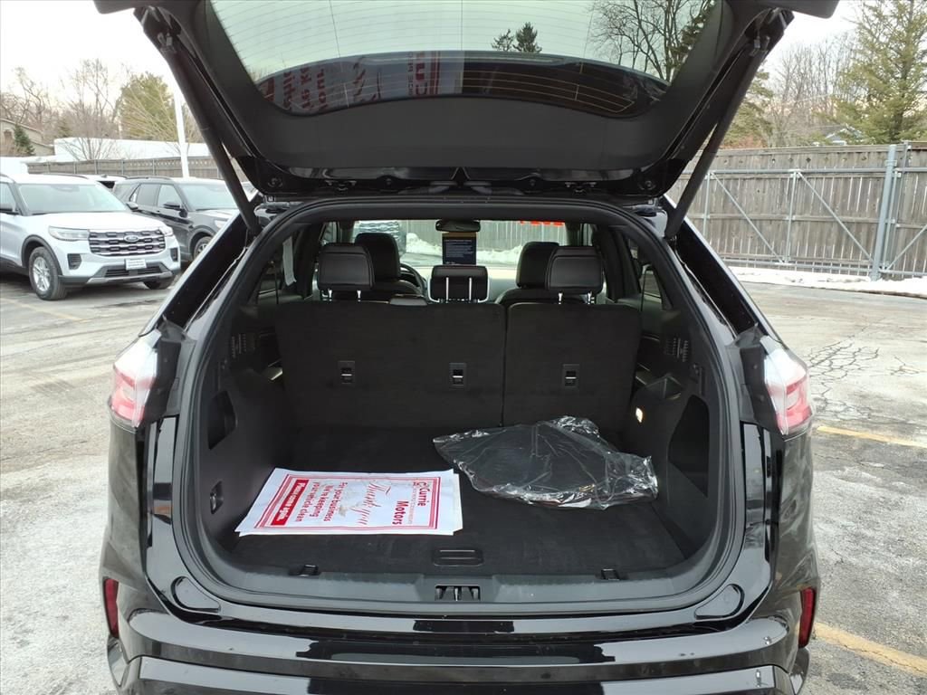 Certified 2024 Ford Edge ST-Line w/ Class II Trailer Tow Package image 35