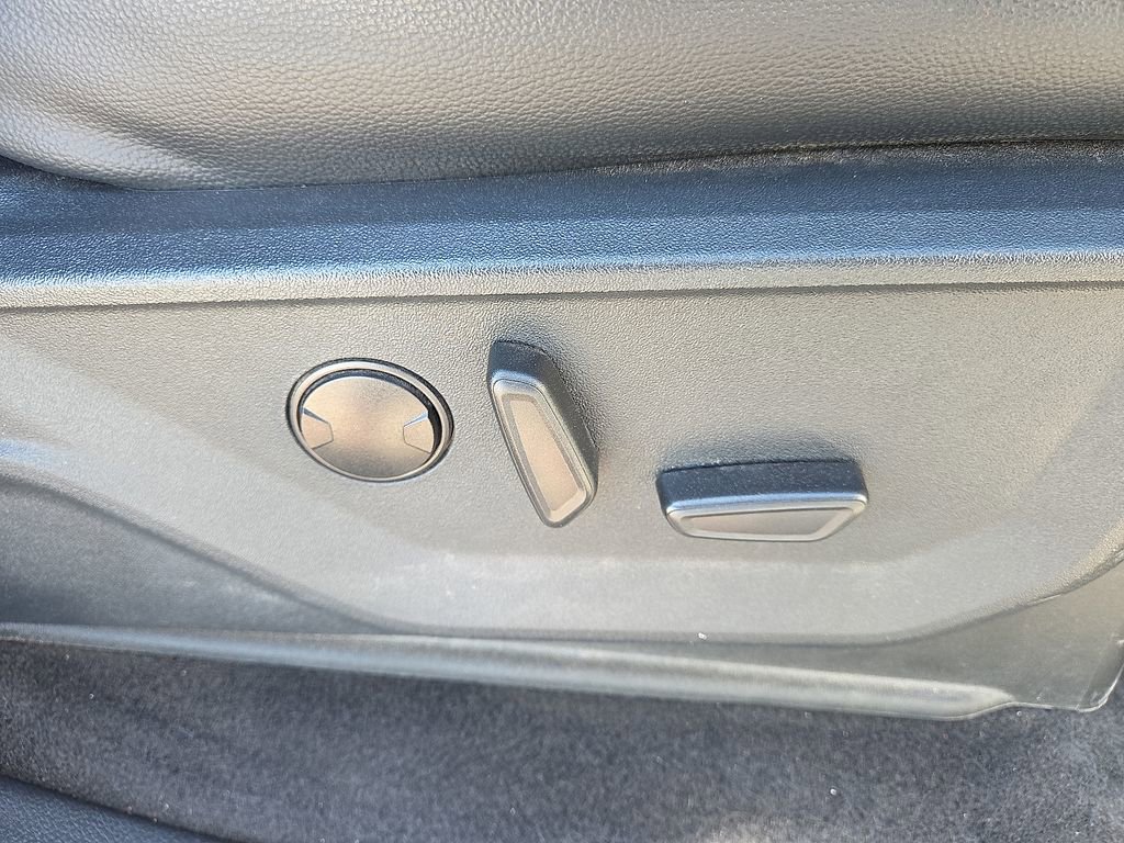 Certified 2025 Ford F150 Lariat w/ Equipment Group 501A Mid image 15