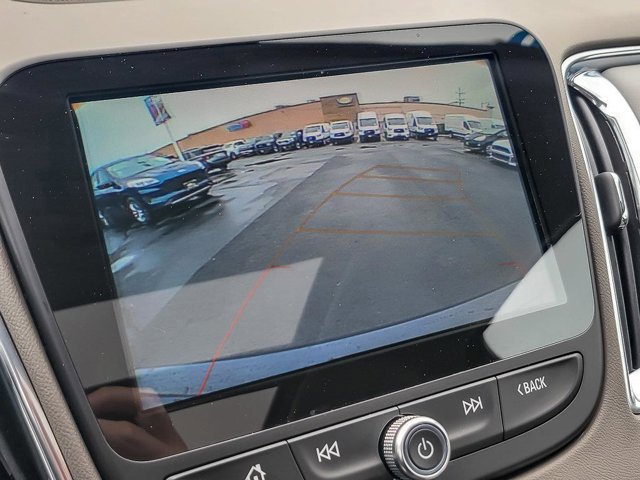 Used 2018 Chevrolet Malibu Premier image 21