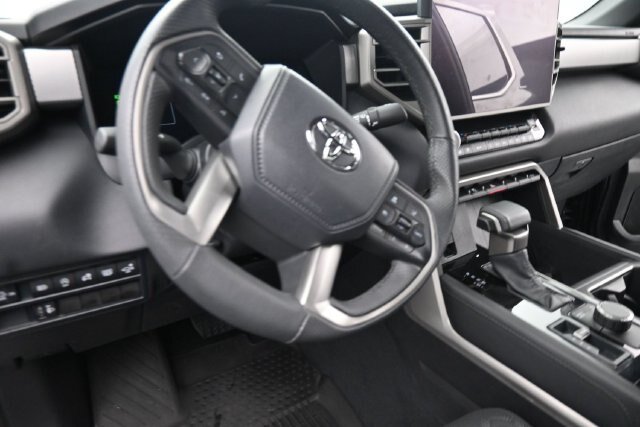 Used 2025 Toyota Tundra Limited AWD/4WD image 24
