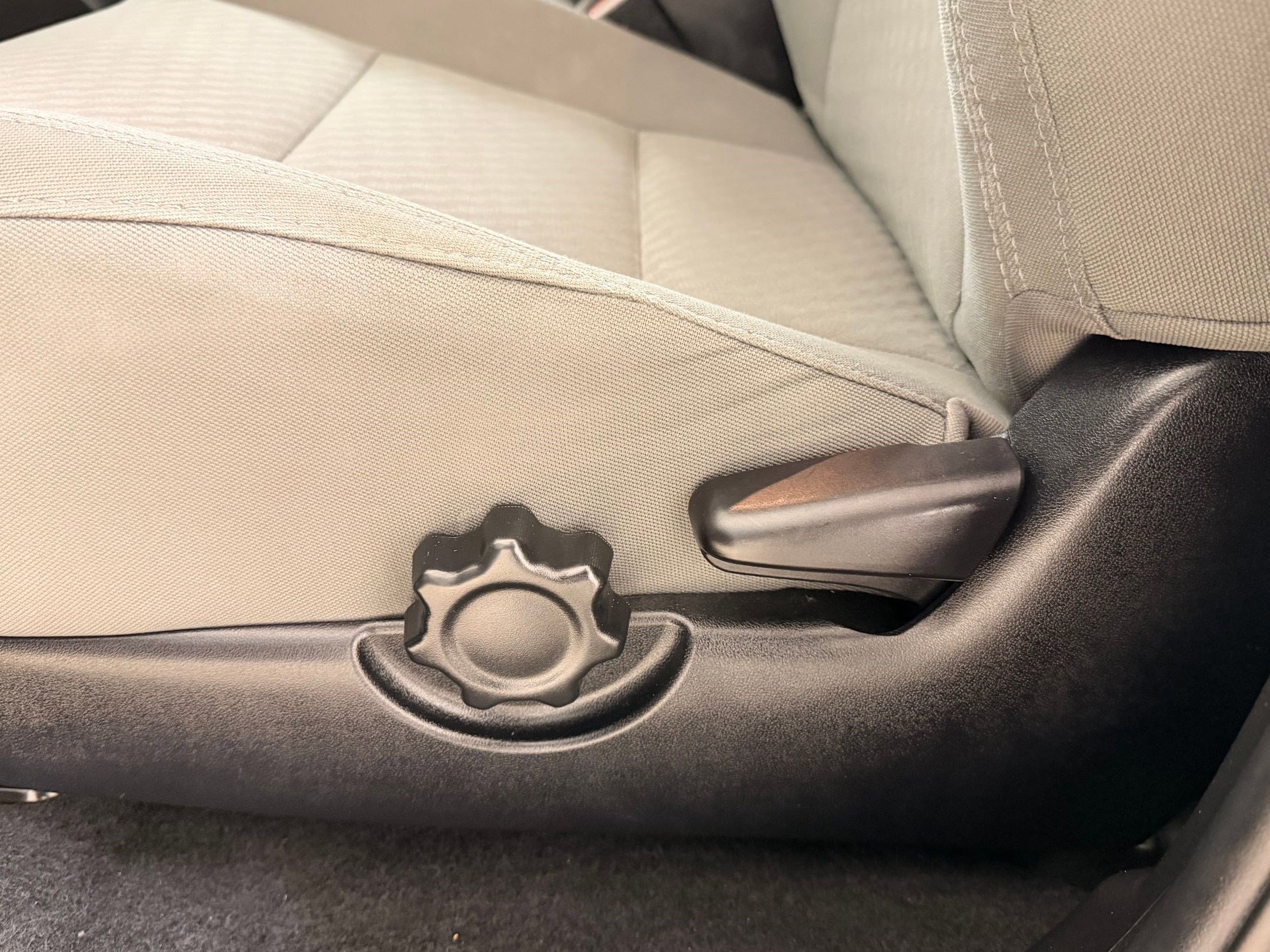 Used 2023 Toyota Tacoma SR image 17