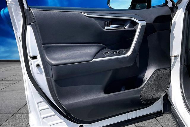 Used 2024 Toyota RAV4 XLE FWD image 21