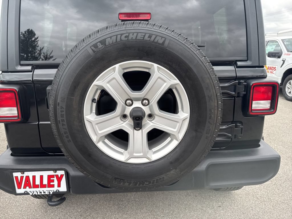 Used 2019 Jeep Wrangler Unlimited Sport S AWD/4WD image 12