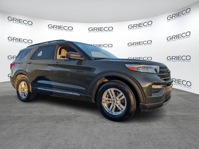 Certified 2022 Ford Explorer XLT w/ Equipment Group 202A image 4