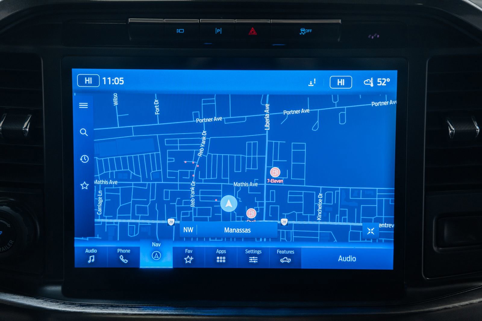 Certified 2022 Ford F150 Lariat w/ Equipment Group 502A High image 28