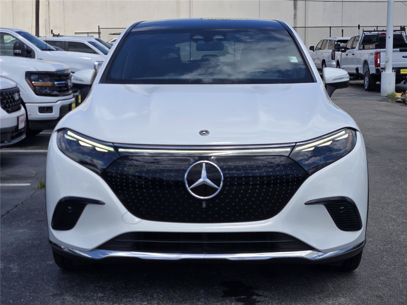 Used 2023 Mercedes-Benz EQS 450+ SUV image 2