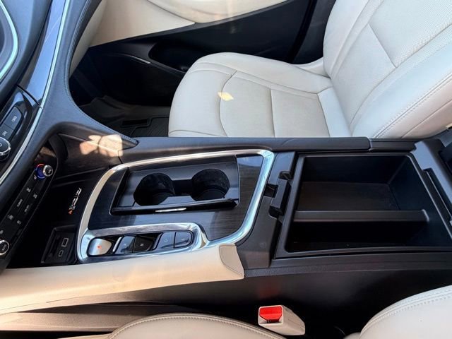 Used 2023 Buick Enclave Essence image 19