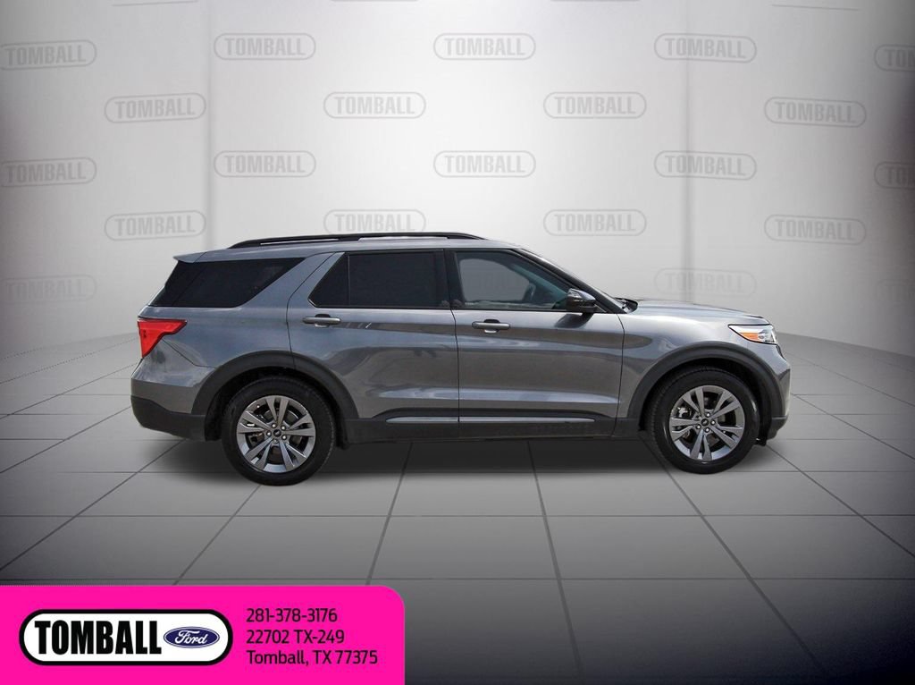 Certified 2022 Ford Explorer XLT w/ Equipment Group 202A RWD image 9