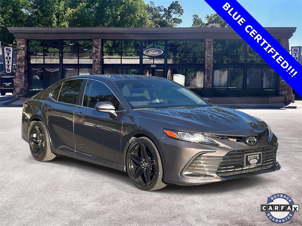 Used 2021 Toyota Camry LE image 5
