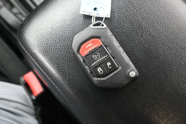 Used 2022 Jeep Gladiator Sport AWD/4WD image 16