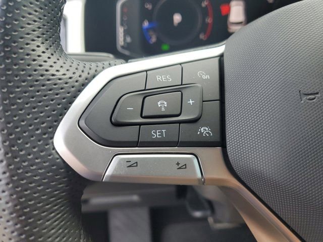 Used 2023 Volkswagen Atlas Cross Sport SEL image 28