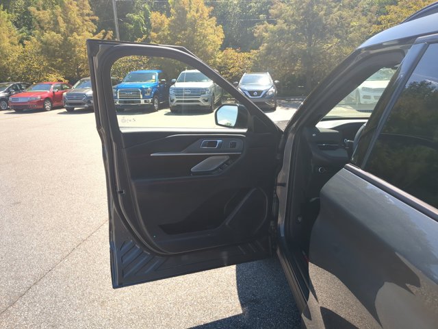 Certified 2025 Ford Explorer ST AWD/4WD image 13