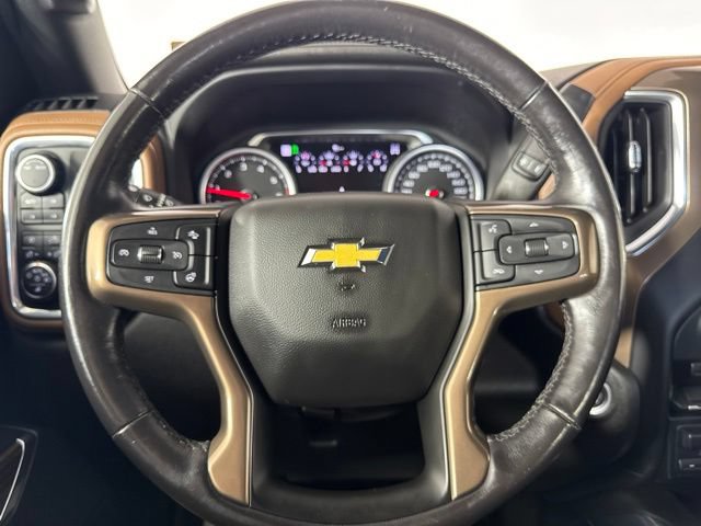 Used 2022 Chevrolet Silverado 1500 High Country w/ Technology Package AWD/4WD image 17