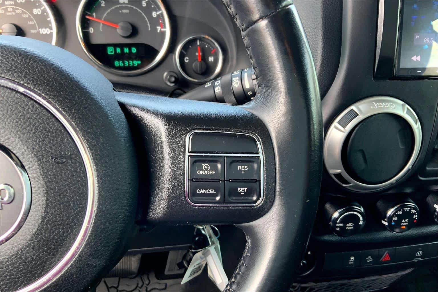 Used 2018 Jeep Wrangler Unlimited Rubicon w/ Connectivity Group AWD/4WD image 20