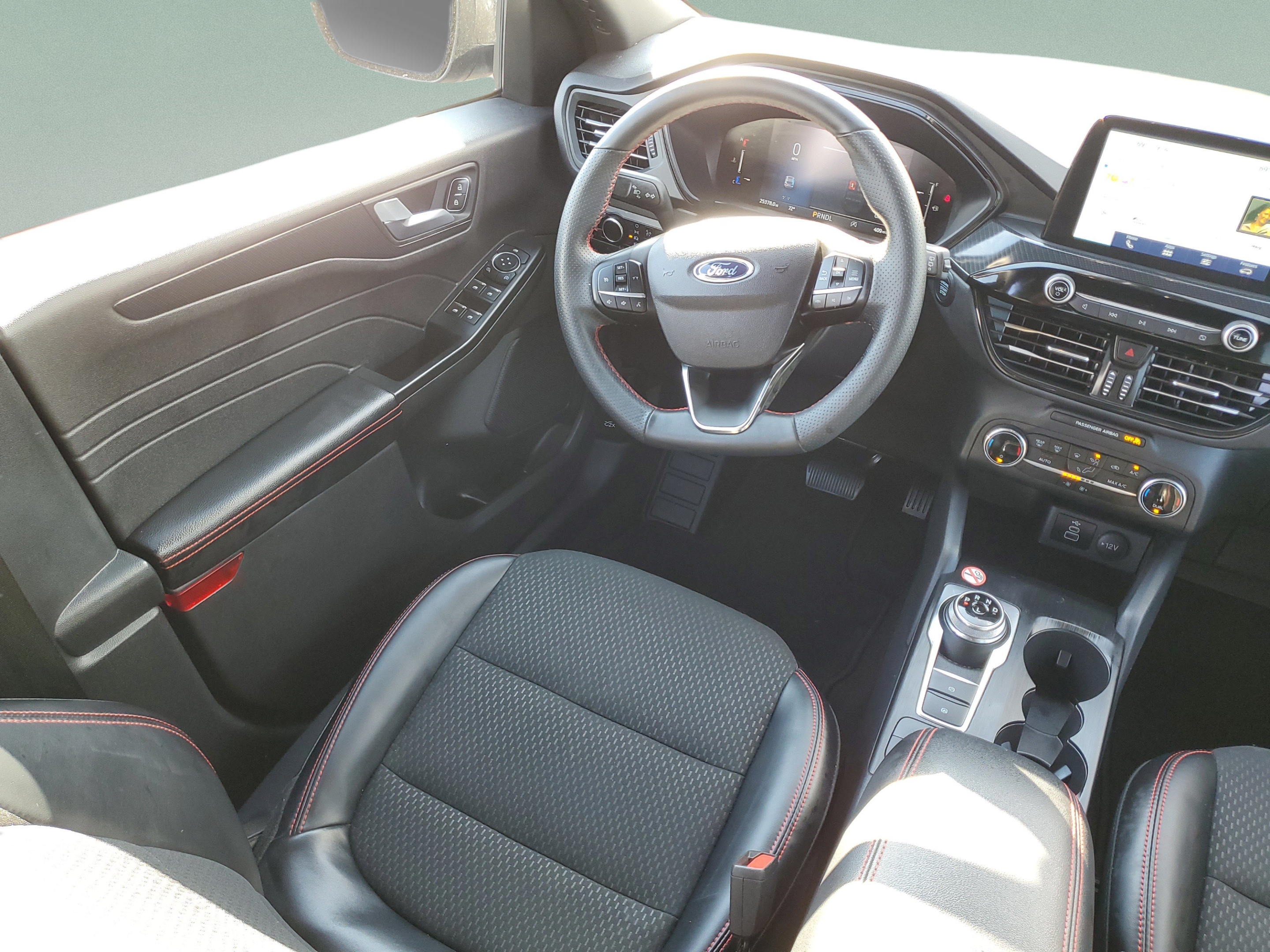 Certified 2025 Ford Escape ST-Line FWD image 12