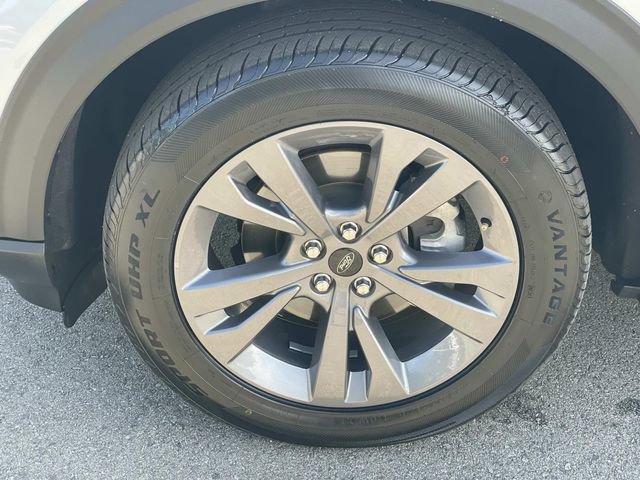 Certified 2023 Ford Explorer XLT w/ Equipment Group 202A AWD/4WD image 39