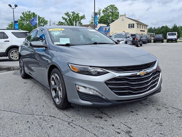 Used 2024 Chevrolet Malibu LT FWD image 2