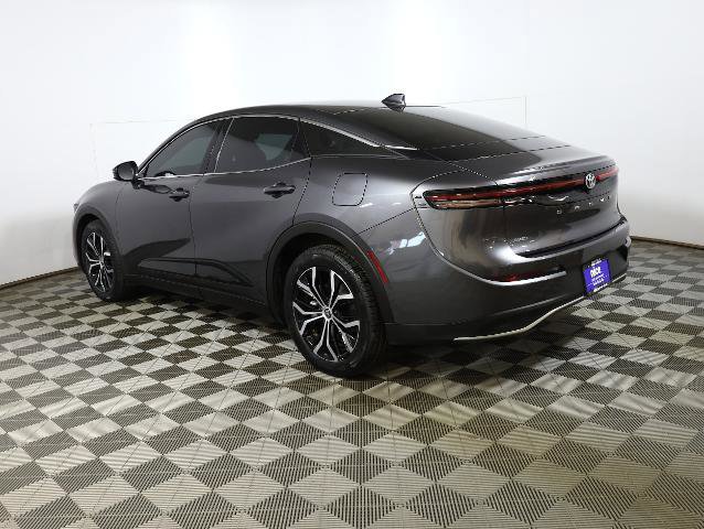 Used 2023 Toyota Crown XLE image 2