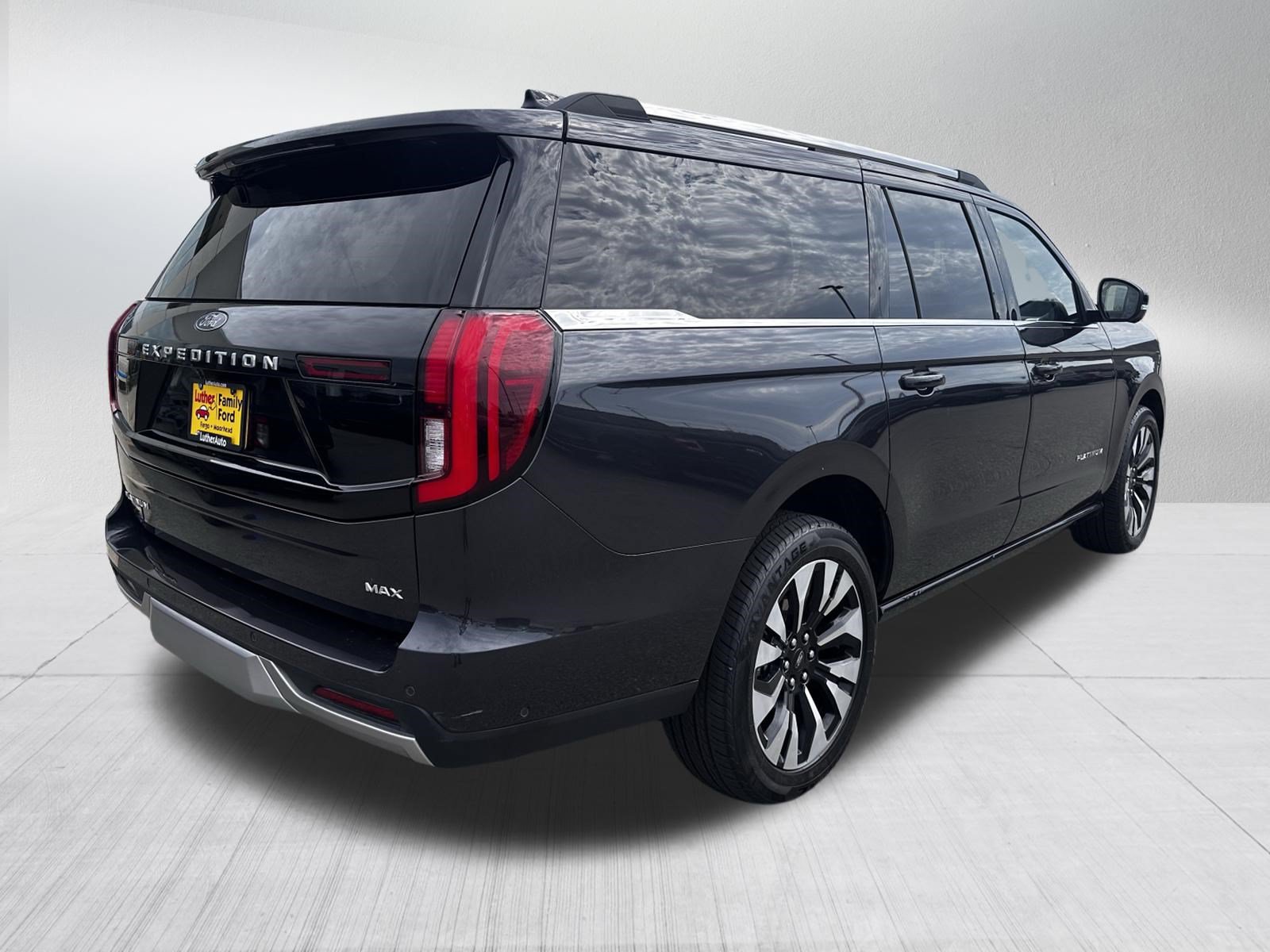 Certified 2025 Ford Expedition Max Platinum w/ Driver's Package AWD/4WD image 7