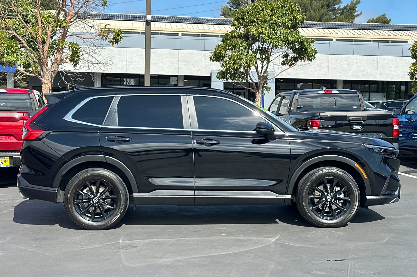 Used 2025 Honda CR-V Sport-L image 4