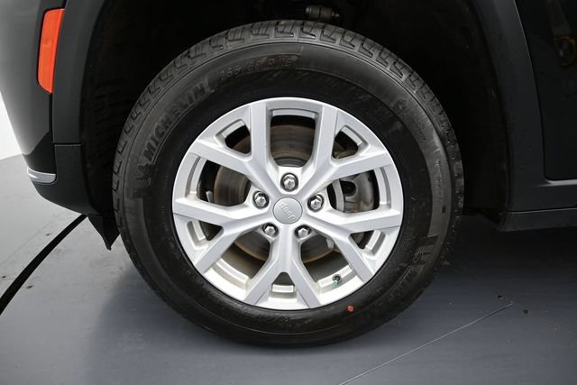 Used 2023 Jeep Grand Cherokee L Limited AWD/4WD image 9