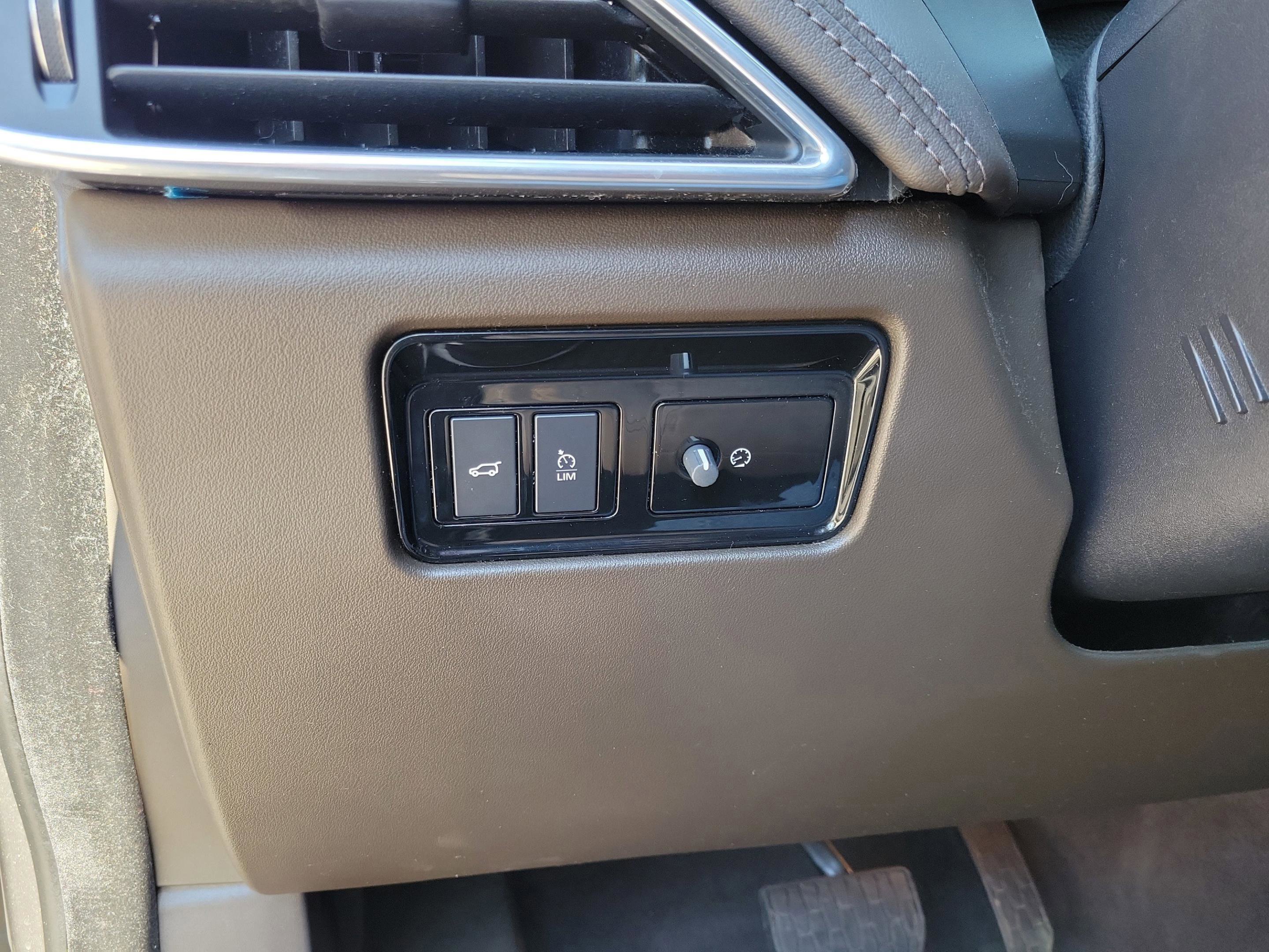 Used 2020 Jaguar F-PACE Prestige image 11