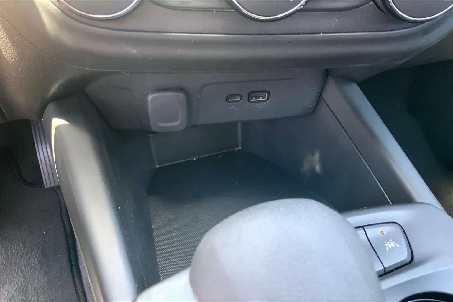 Used 2025 Chevrolet Trax LS FWD image 35