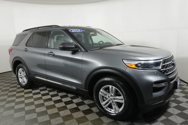 Certified 2024 Ford Explorer XLT w/ Equipment Group 202A image 5