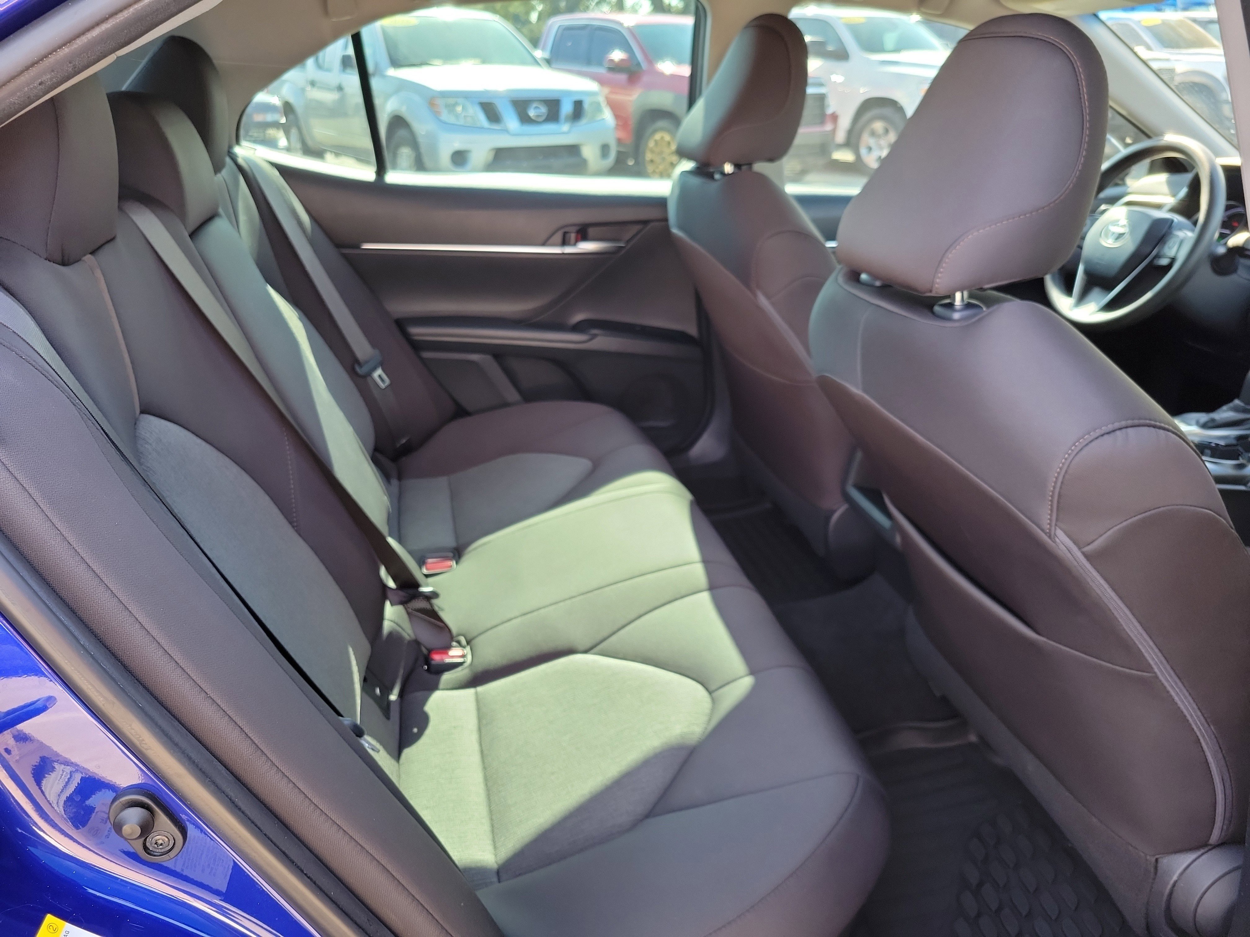 Used 2018 Toyota Camry LE image 27