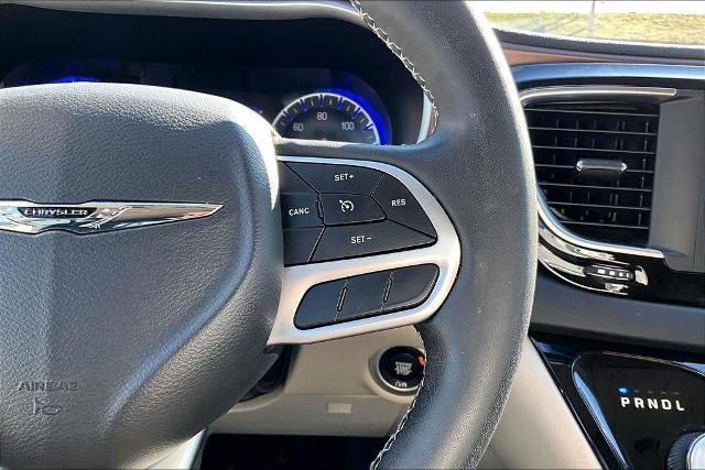 Used 2023 Chrysler Voyager LX image 18