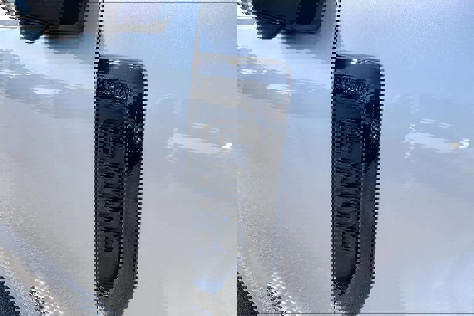 Certified 2022 Ford F250 Lariat w/ Tremor Off-Road Package image 12