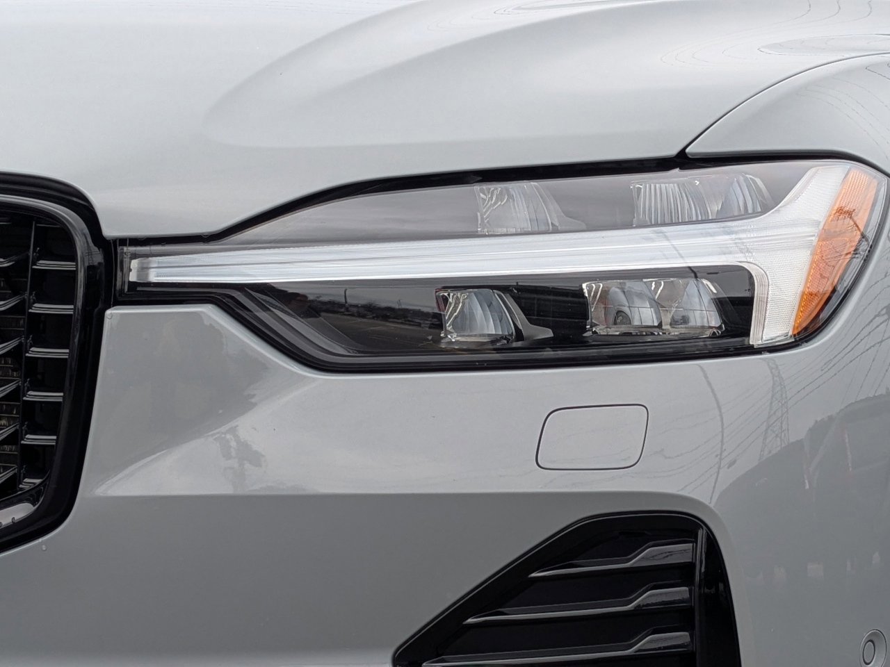 Used 2024 Volvo XC60 B5 Plus image 11