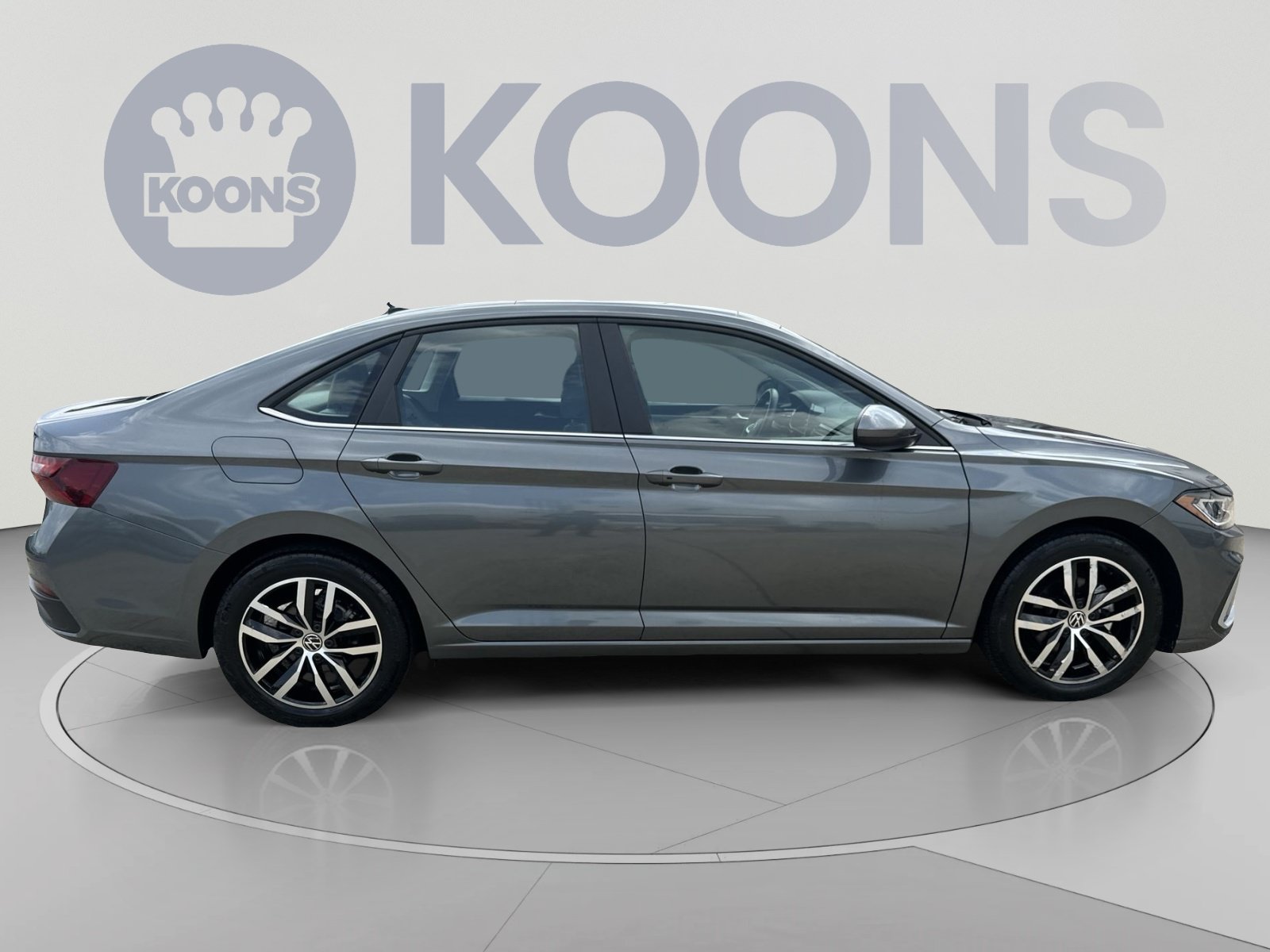 Used 2025 Volkswagen Jetta SE FWD image 12