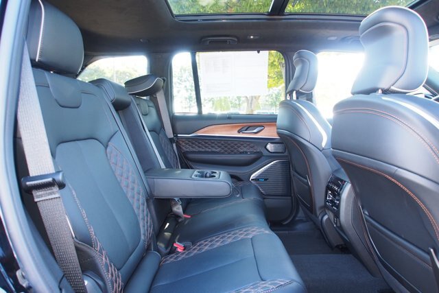 Used 2026 Jeep Grand Cherokee Summit AWD/4WD image 14