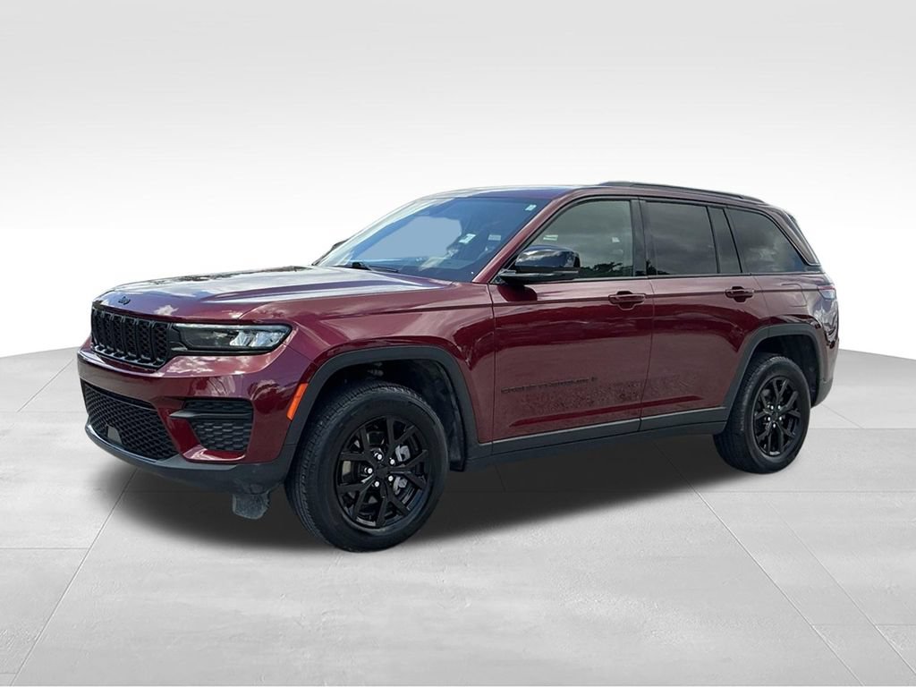 Used 2024 Jeep Grand Cherokee Altitude AWD/4WD image 2