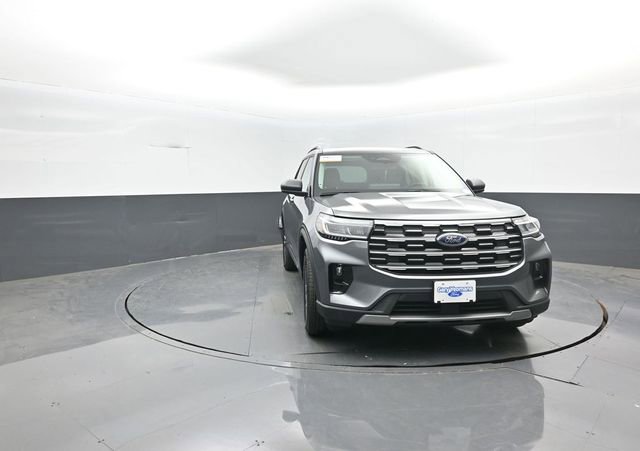 Certified 2025 Ford Explorer Active w/ Active Comfort Package AWD/4WD image 2